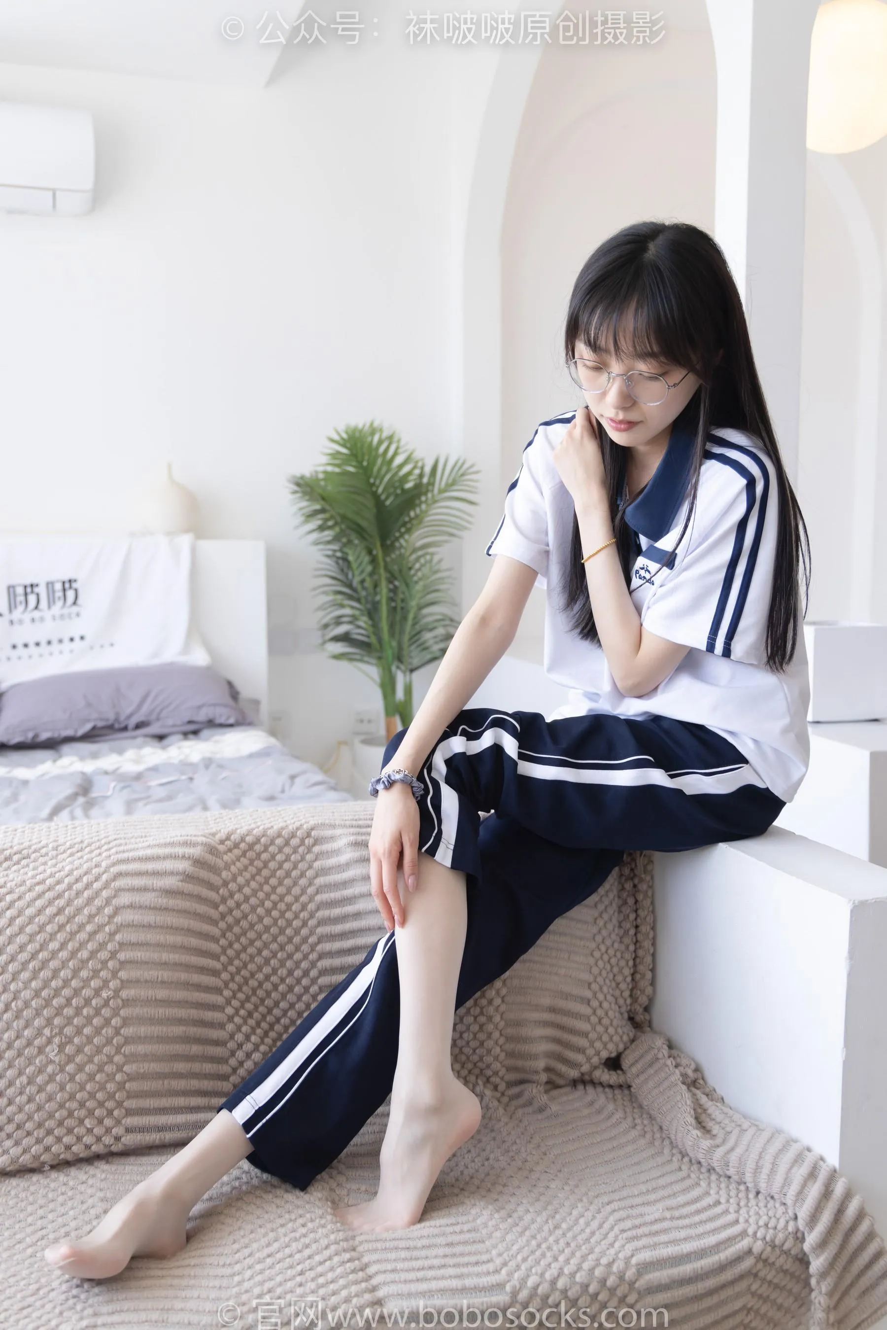 [BoBoSocks袜啵啵]NO.207 稚予-aj板鞋、白棉袜、油亮白丝、校服裤里丝[23] [53P]插图9
